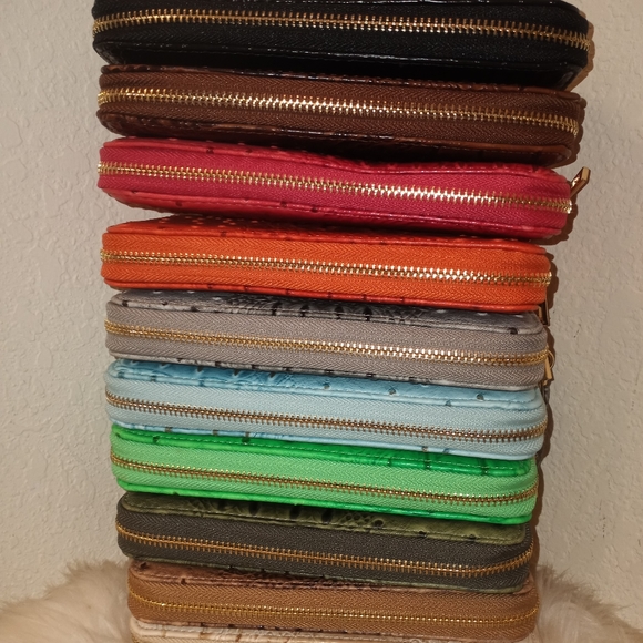 Bundle of 10 Tritexture Single Zipper Wallets - Picture 8 of 10